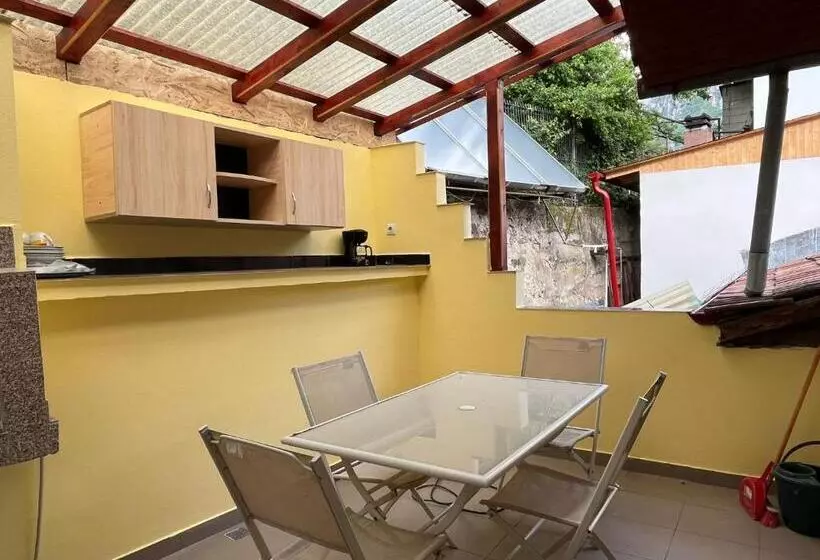 پانسیون Casa Dina