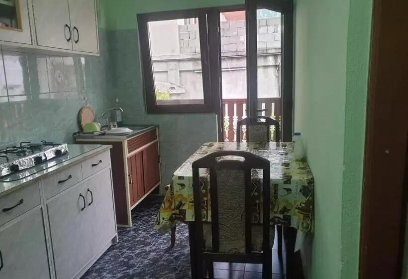 پانسیون Casa Dina