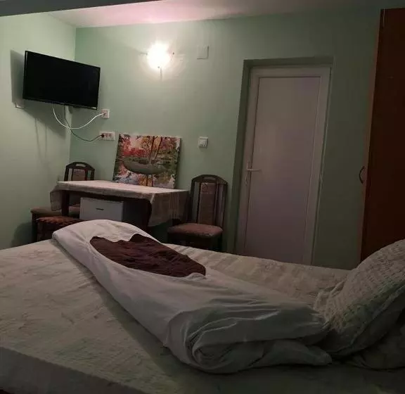 پانسیون Casa Dina