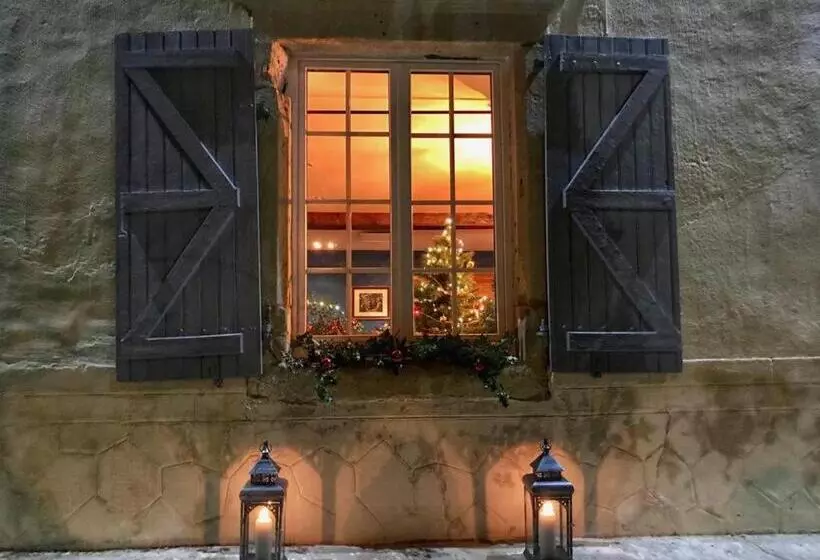 Aamiaismajoitus (B&B) Domaine De La Castagnère