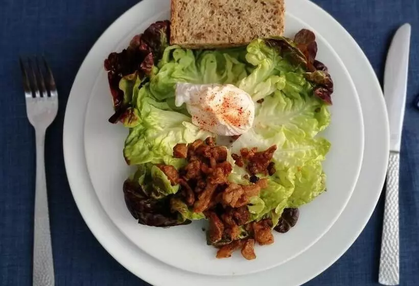 Aamiaismajoitus (B&B) Domaine De La Castagnère