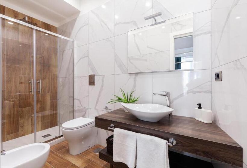 تختخواب و صبحانه Pompei Plaza