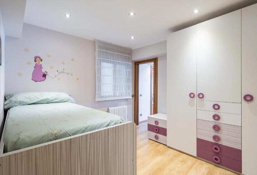 Hauzify I Apartament Sant Roc