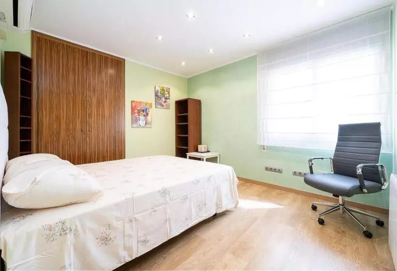 Hauzify I Apartament Sant Roc