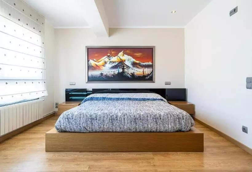 Hauzify I Apartament Sant Roc