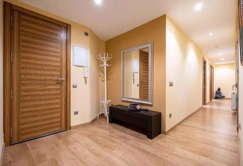 Hauzify I Apartament Sant Roc