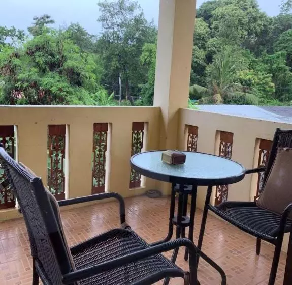 Hotel Mossman House