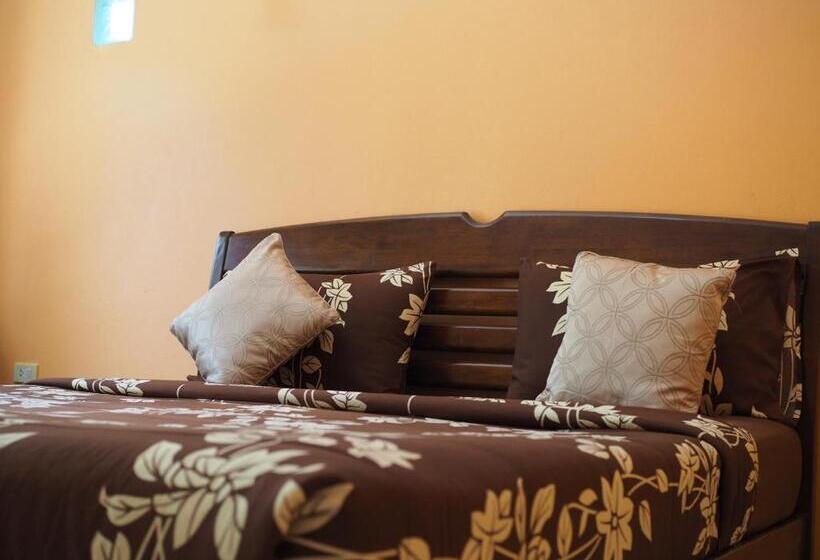 هتل Mossman House