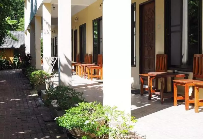 Hotel Mossman House