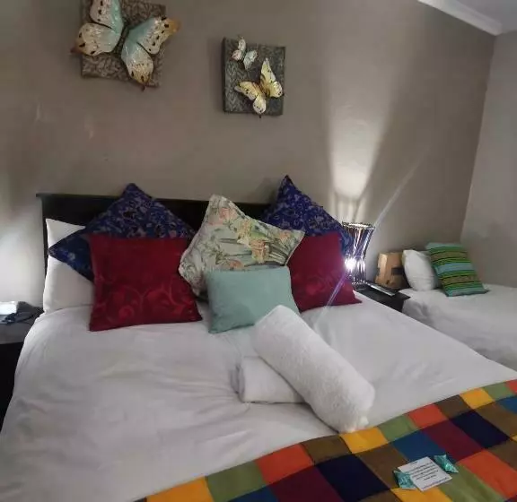 پانسیون Harties 2 Sleeper Double Room With Private Bathroom