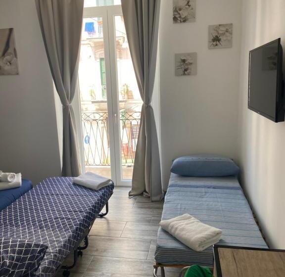 پانسیون Room27