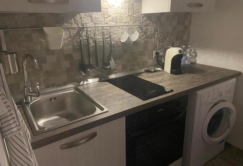 پانسیون Room27