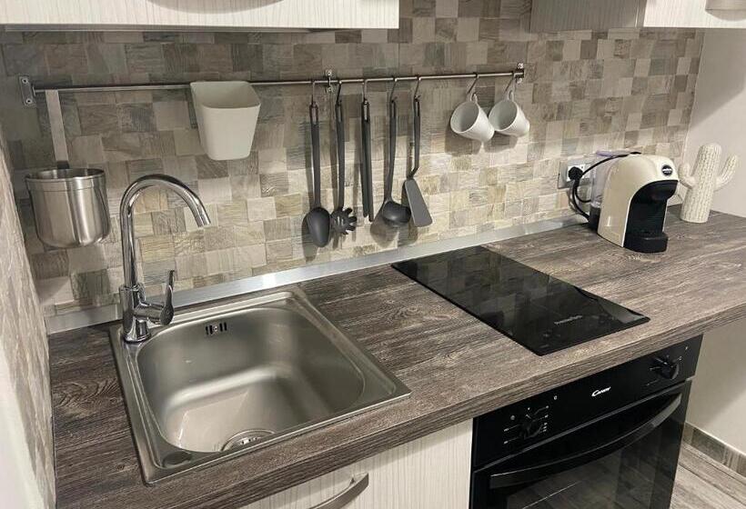 پانسیون Room27