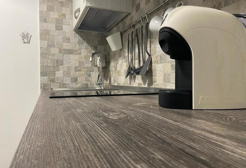 پانسیون Room27