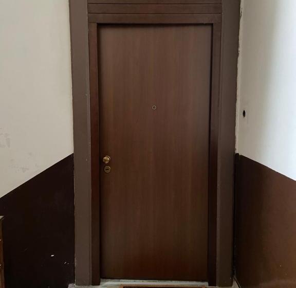 پانسیون Room27