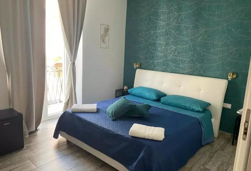 پانسیون Room27