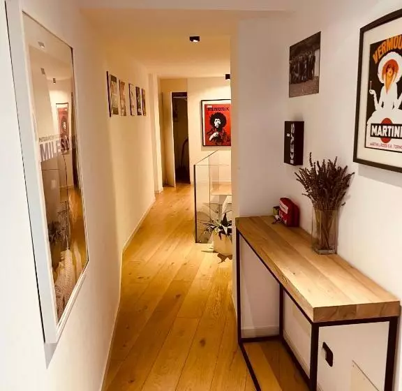 Sunset Feel House