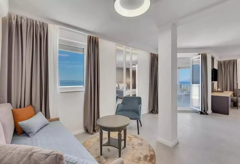 Отель Laurentum