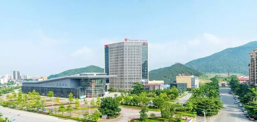 호텔 Ramada Plaza Huizhou East