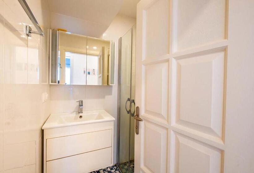 Aisha Apart Sea View