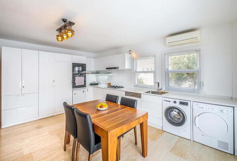 Aisha Apart Sea View