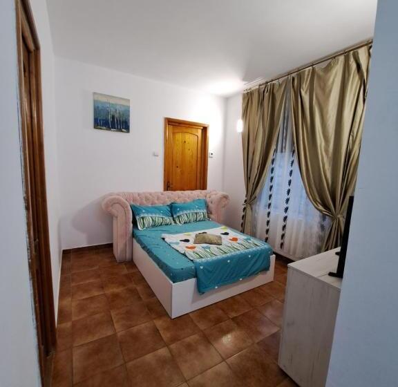 Apartament In Corbu In Casa De Vacanta