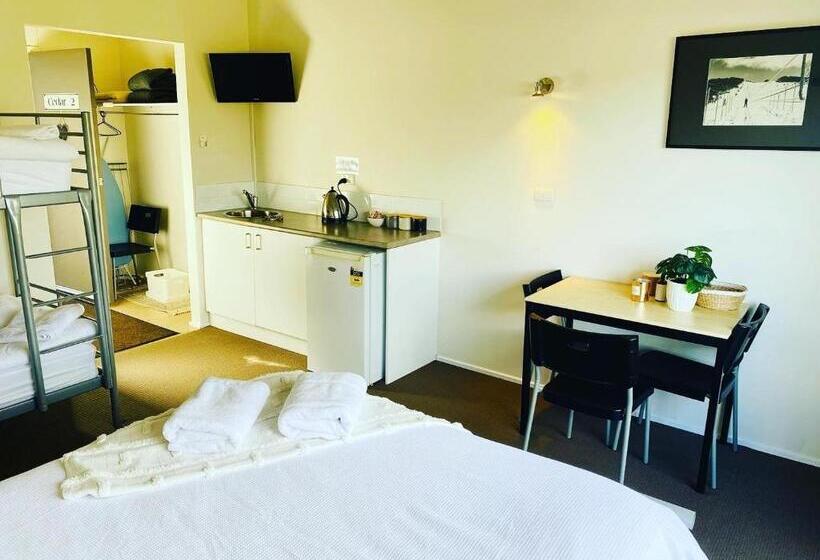 Cedar Apartments   Merrijig