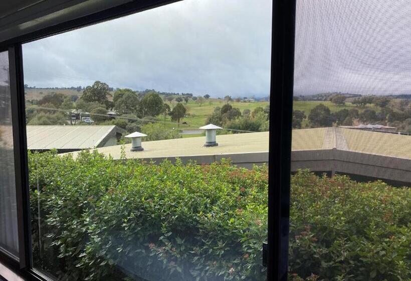 Cedar Apartments   Merrijig