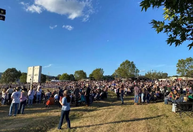 Cedar Apartments   Merrijig