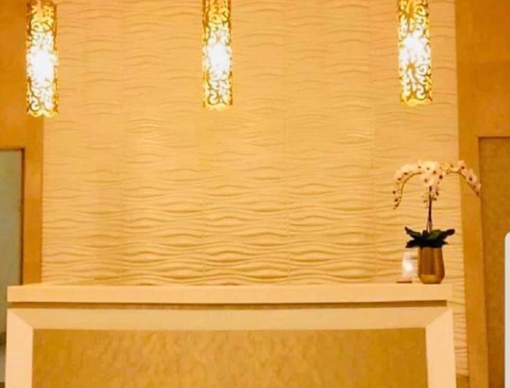 Favila Condotel Unit 150 Newport Boulevard Near Airport Terminal 3 And All Other Airport