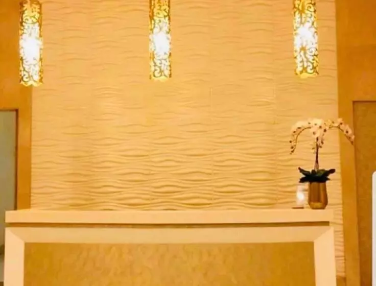 Favila Condotel Unit 150 Newport Boulevard Near Airport Terminal 3 And All Other Airport