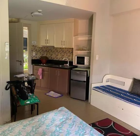 Favila Condotel Unit 150 Newport Boulevard Near Airport Terminal 3 And All Other Airport