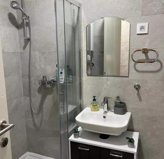 Helena Apartment
