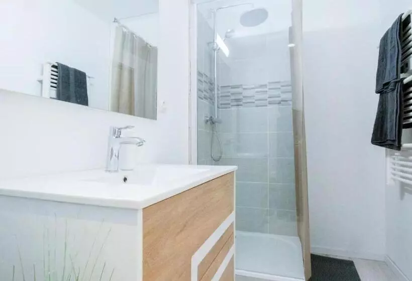 9mins De Lamalou Les Bains 30mins Avène 40m²