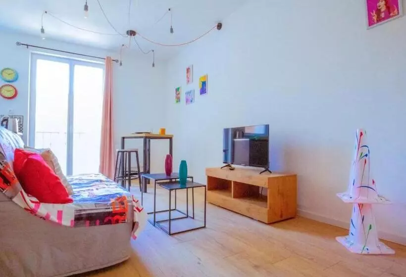 9mins De Lamalou Les Bains 30mins Avène 40m²