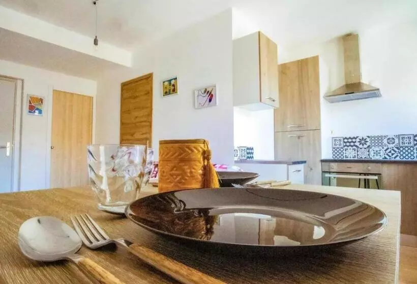 9mins De Lamalou Les Bains 30mins Avène 40m²