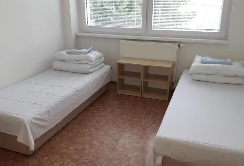 旅馆 Ubytovna Koupaliště