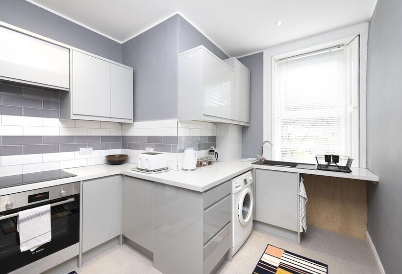 Joivy Charming 1 Bed Ap Near Leith Links With Patio