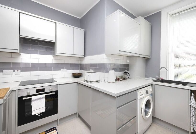 Joivy Charming 1 Bed Ap Near Leith Links With Patio
