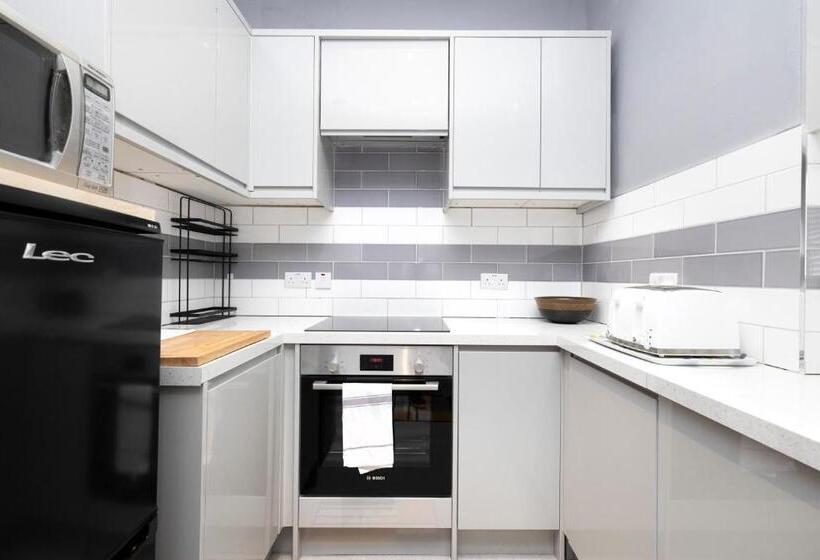 Joivy Charming 1 Bed Ap Near Leith Links With Patio