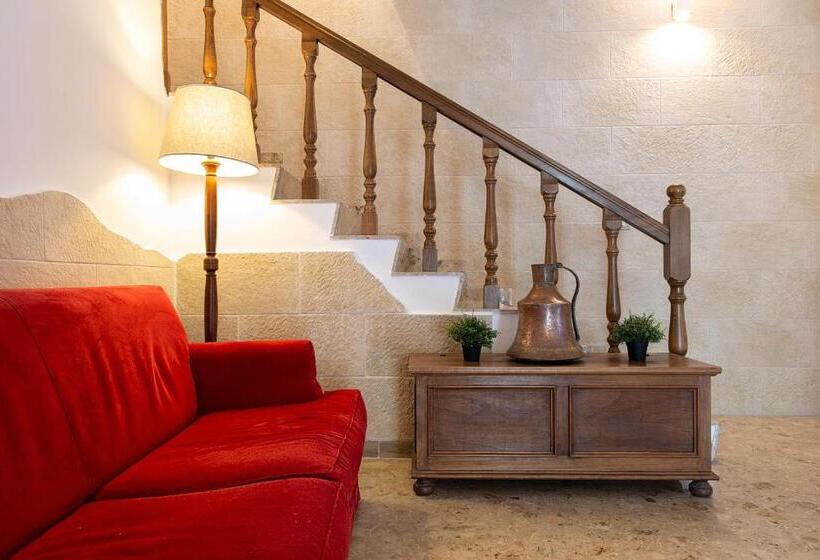 تختخواب و صبحانه Fox House Bnb