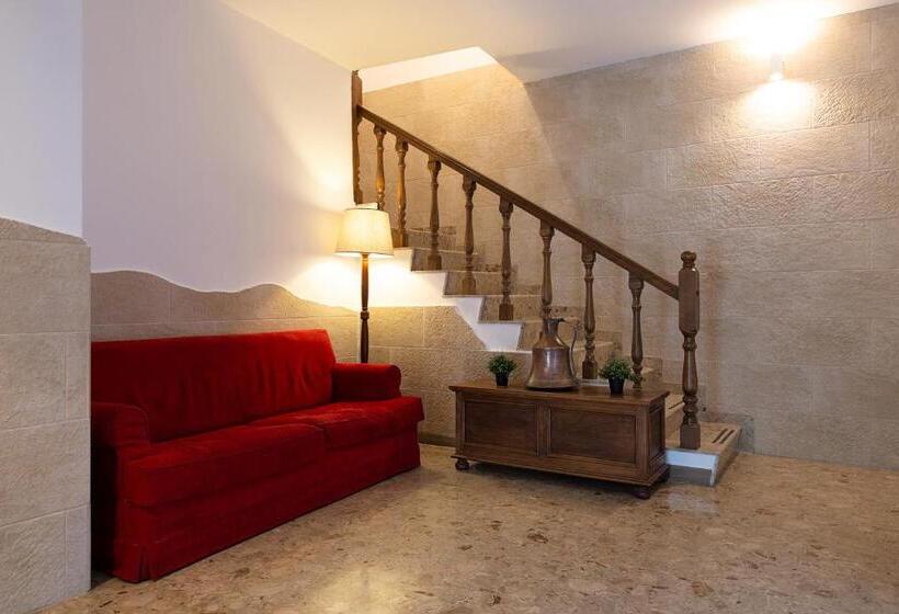 تختخواب و صبحانه Fox House Bnb