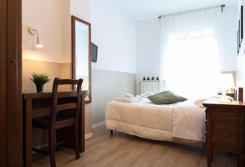 تختخواب و صبحانه Fox House Bnb