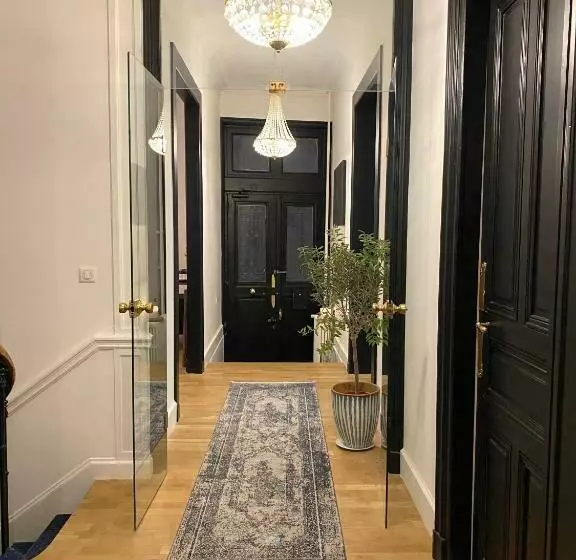 Aamiaismajoitus (B&B) La Maison De Reina