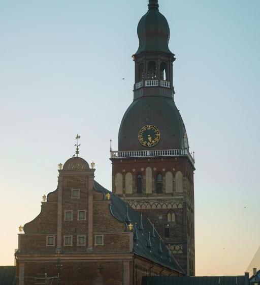 Blue Bird Hostel In Riga Old Town