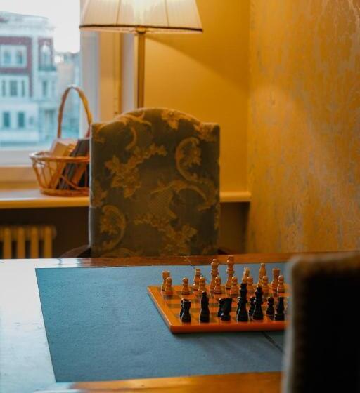 Blue Bird Hostel In Riga Old Town