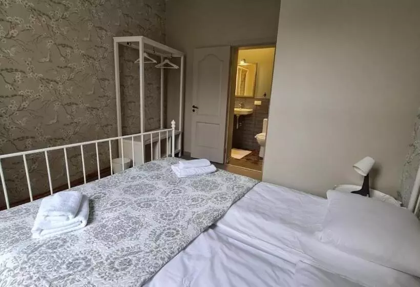 Blue Bird Hostel In Riga Old Town