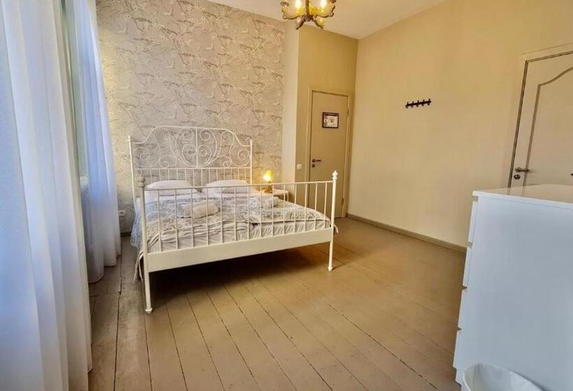 Blue Bird Hostel In Riga Old Town