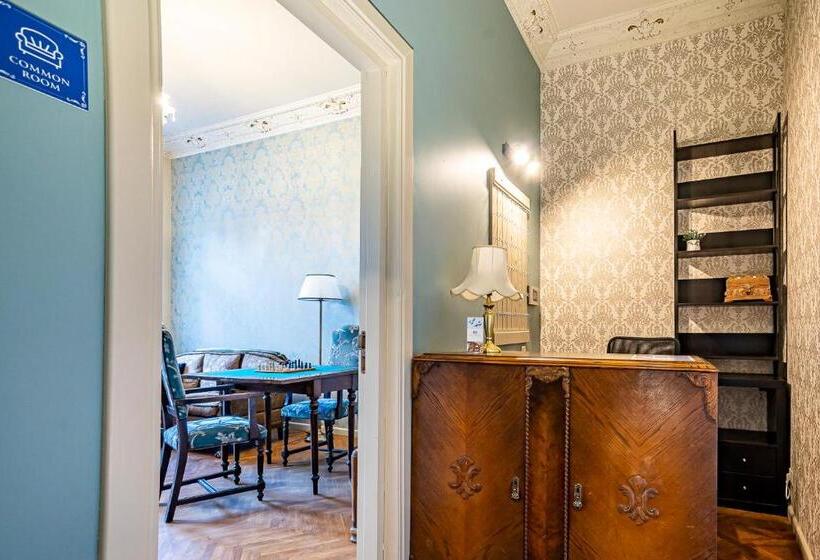 Blue Bird Hostel In Riga Old Town