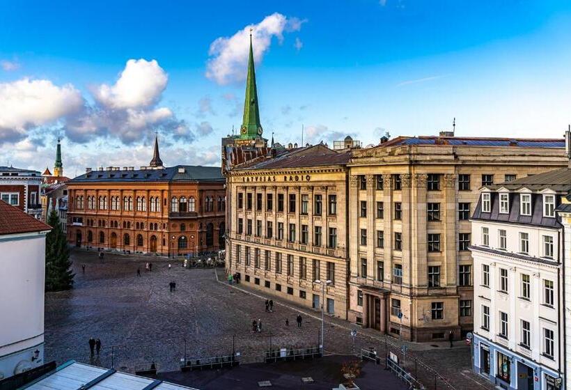 Blue Bird Hostel In Riga Old Town